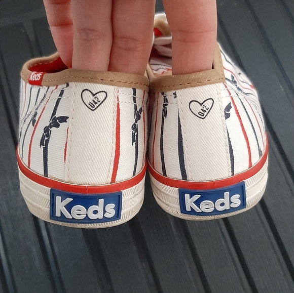 TAYOR SWIFT *Limited Edition* KEDS - Picture 3 of 6